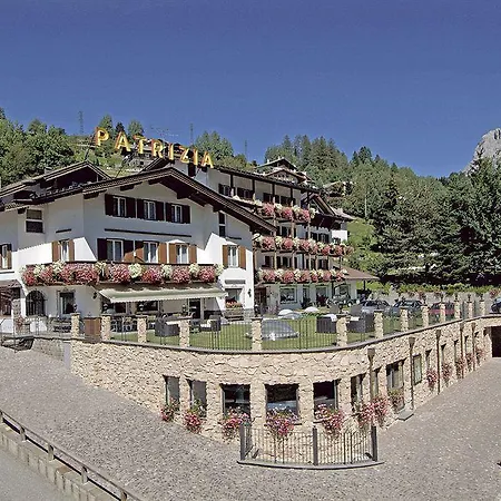 Szálloda Patrizia Dolomites Glamour Moena